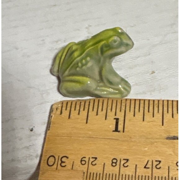 Wade Whimsies England Green Ceramic Frog Figurine Miniature Collectible 1" - Picture 7 of 8